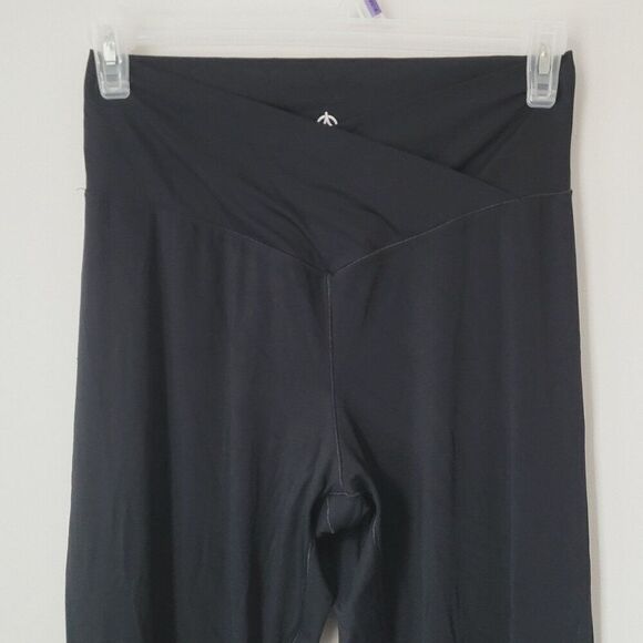Sunzel Crossover Flared Leggings in Black Size Extra Large - Picture 5 of 5